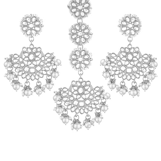 Kundan Mang Tika in Traditional Pearl Chandbali Earring Jewellery Set for Women