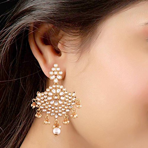 Mang Tikka Set in Gold Plated Kundan & Pearl Traditional Earring Design