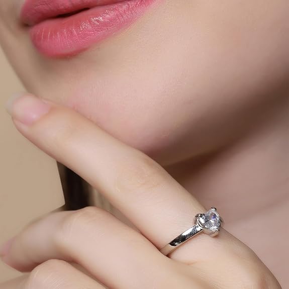 silver-diamond-heart-ring