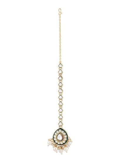 Kundan and meenakari jewellery with traditional Indian craftsmanship