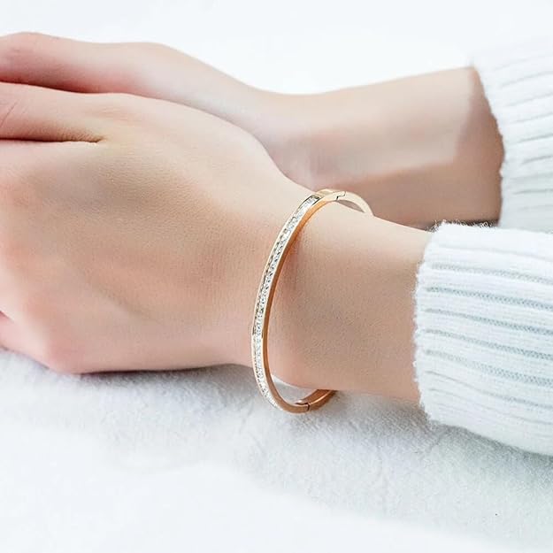 gold-ladies-bracelet