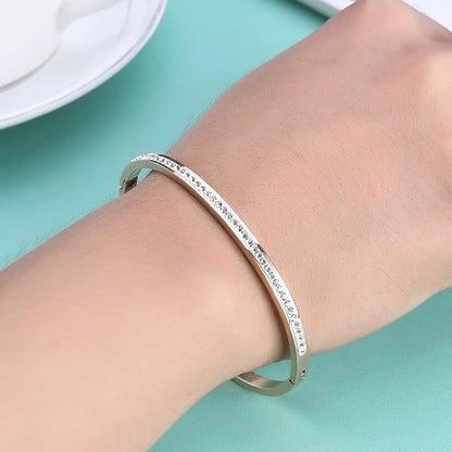 gold-ladies-bracelet