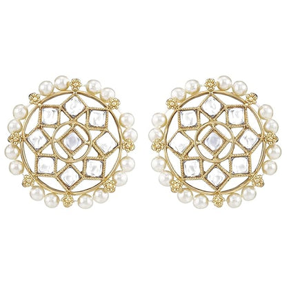 Necklace for bride with elegant traditional detailing