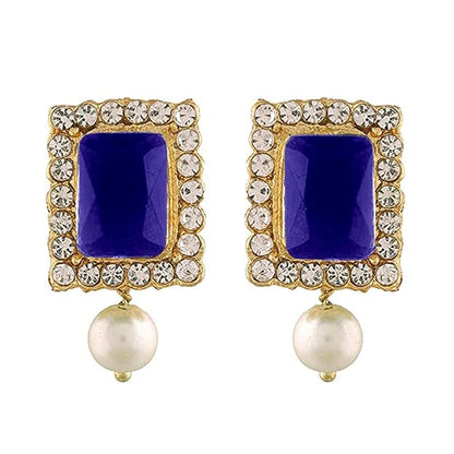 Pearl choker necklace with classic Indian styling