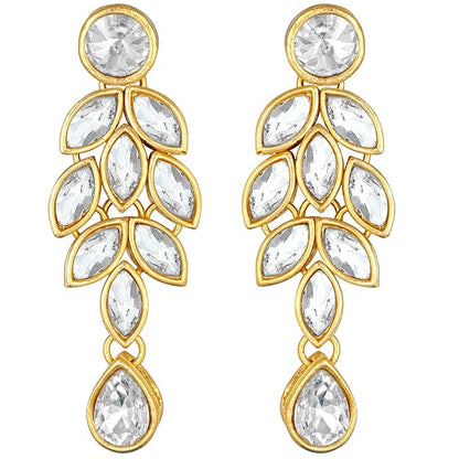 Pearl necklace and earring set with classic ethnic appeal