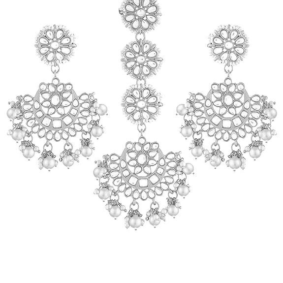 Kundan Mang Tika in Traditional Pearl Chandbali Earring Jewellery Set for Women