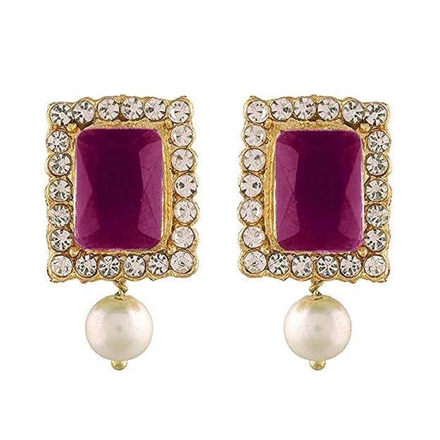 Pearl choker necklace with classic Indian styling