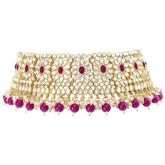 Necklace and earring set for weddings and festive wear