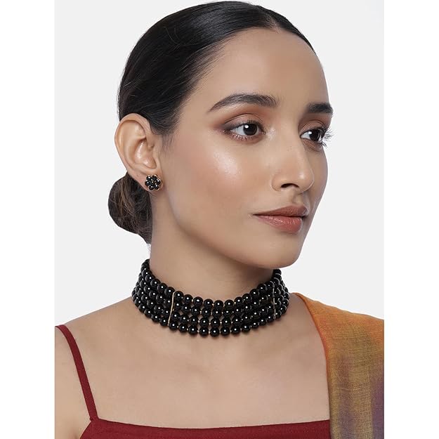 Maharani necklace with royal traditional Indian design