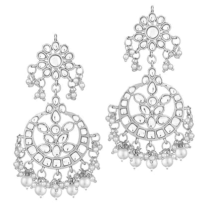 Mang Tikka for Women in Traditional Kundan & Pearl Earring Jewellery Set