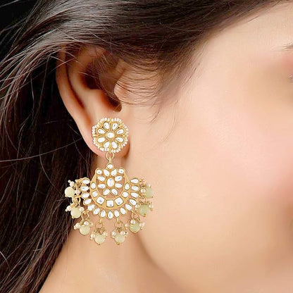 Dulhan Mang Tika in Gold Plated Traditional Kundan & Faux Pearl Chandbali Earring Set