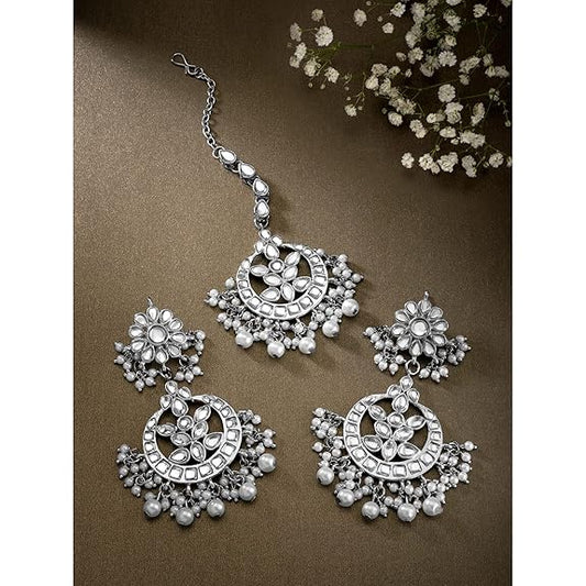 Mang Tikka for Women in Traditional Kundan & Pearl Earring Jewellery Set