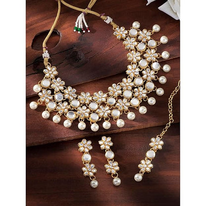 Emerald Necklace and Earring Set in Kundan and Beads Studded Necklace Earrings Maang Tikka Ethnic Jewellery Set for Women