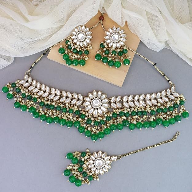 Kundan Choker Necklace Set in 18K Gold Plated Traditional Kundan Studded Pearl Hanging Choker Necklace Jewellery Set with Earrings and Maang Tikka