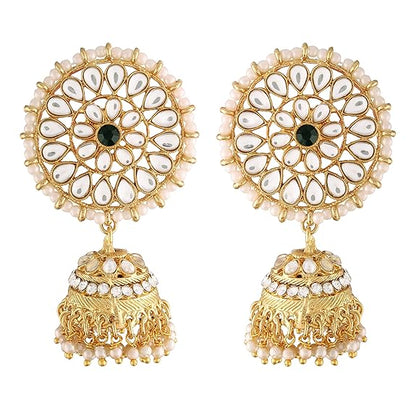 Green stone mang tika with traditional bridal design