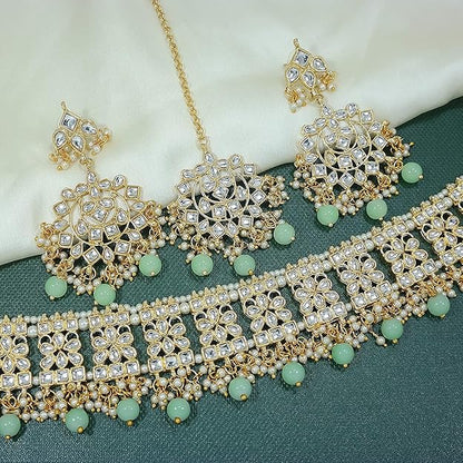 Kundan choker set with matching earrings