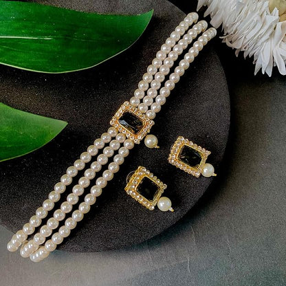 Pearl Choker Necklace in Gold Plated Traditional Stone and Pearl Choker Necklace Jewellery Set for Women